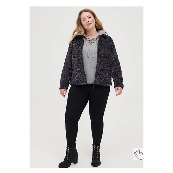 Torrid Gray Leopard Print Sherpa Fleece Zip Front Jacket Sz.1 NWT - Picture 1 of 10